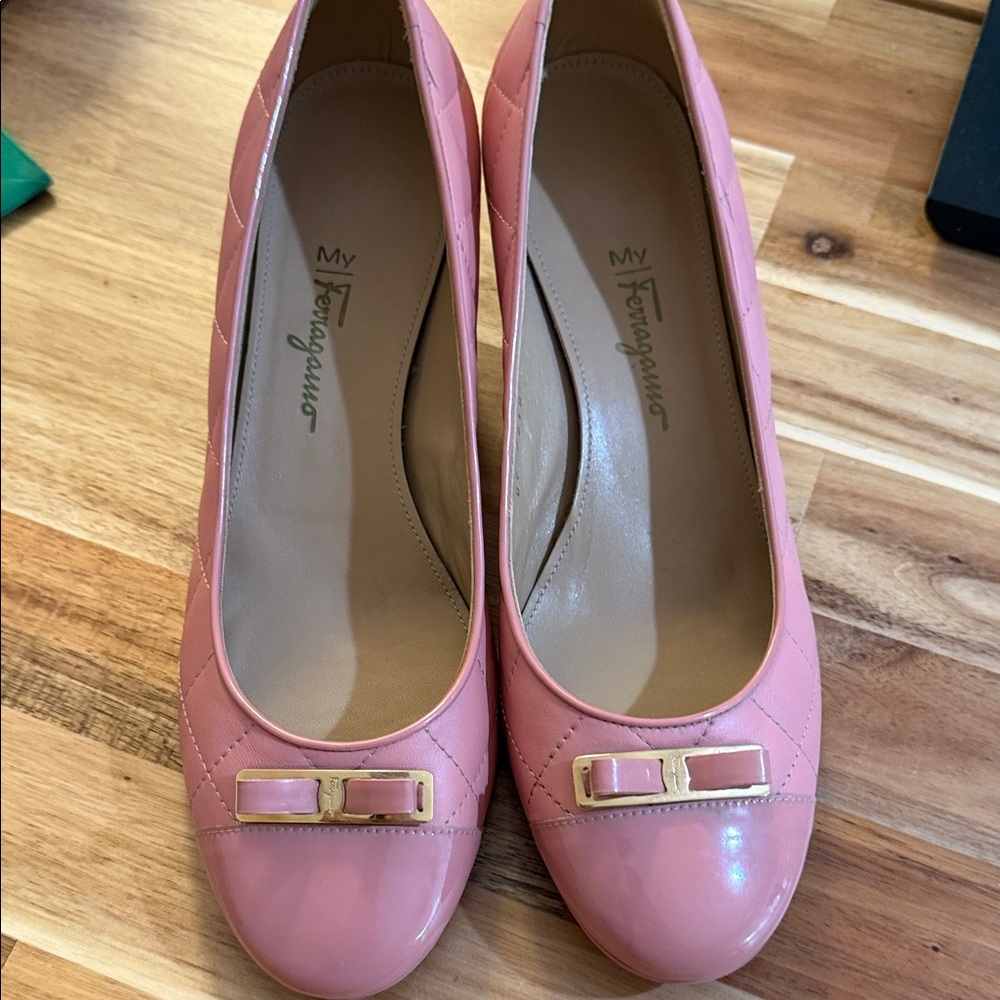 Salvatore Ferragamo Pink Heeled Shoes with Bow Accent